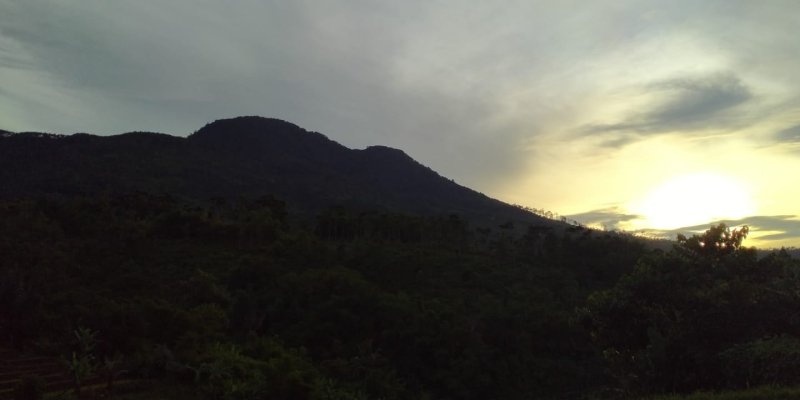 AES02 GUNUNG, 'Guru Nu aguNG, Guru Nu LuhuNG'