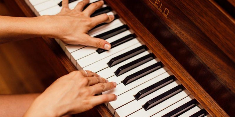 AES001 Sejarah Piano