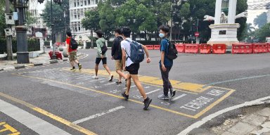 AE S102 Buku Petualang K11 -Menyusuri Kota Bandung-