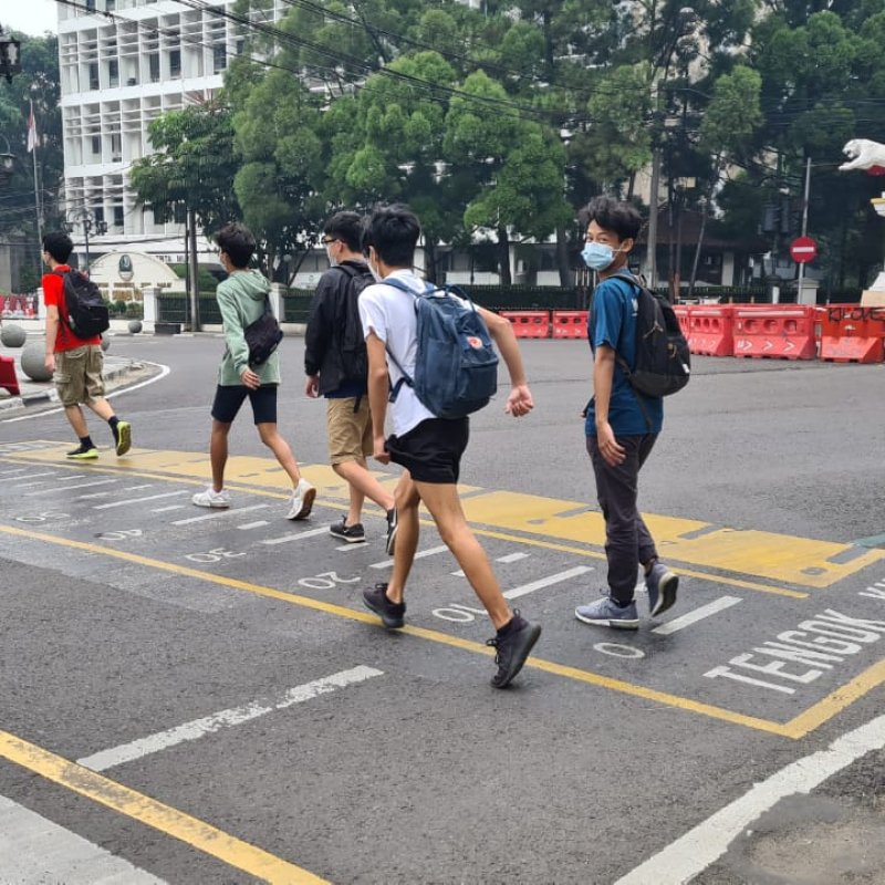 AE S102 Buku Petualang K11 -Menyusuri Kota Bandung-