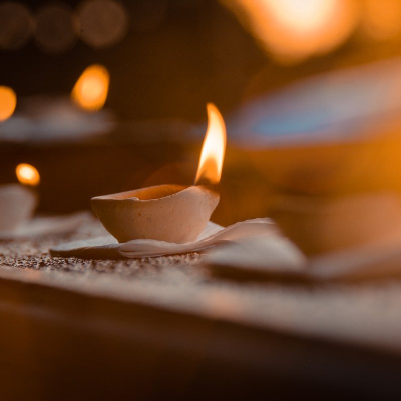AES336 Kisah Empat Batang Lilin