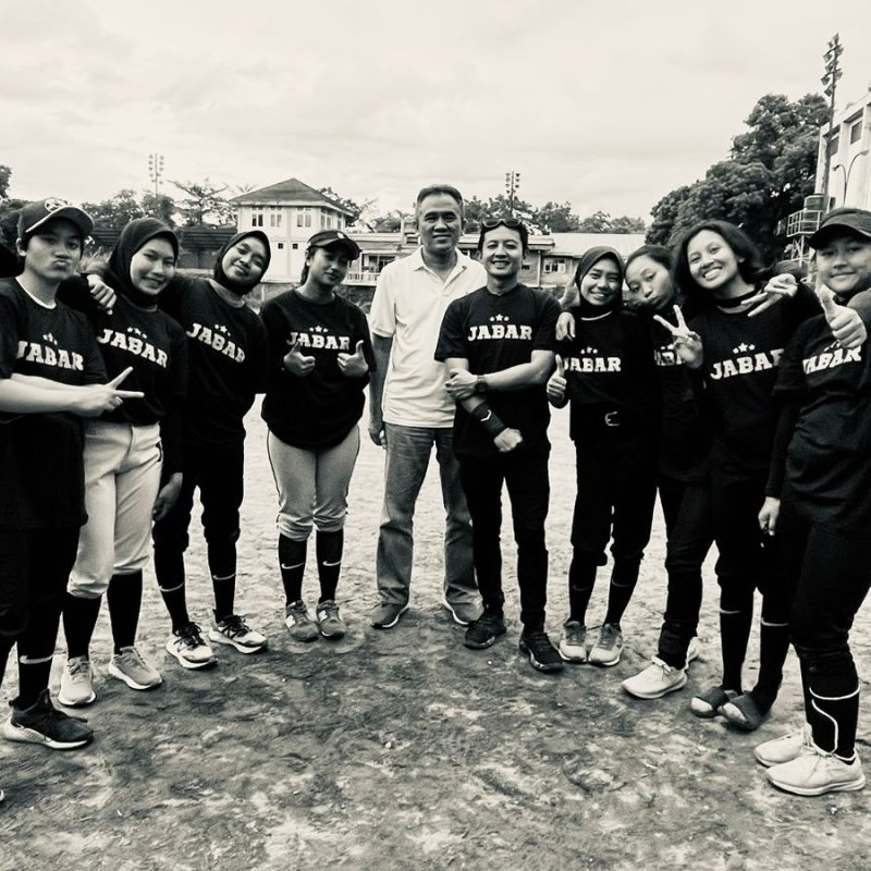 AES 004 Aduh, Mual Euy