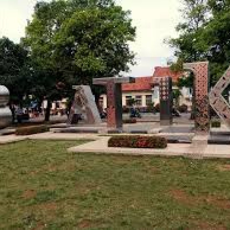 Resensi Segelintir Warna Jawa - Koffo