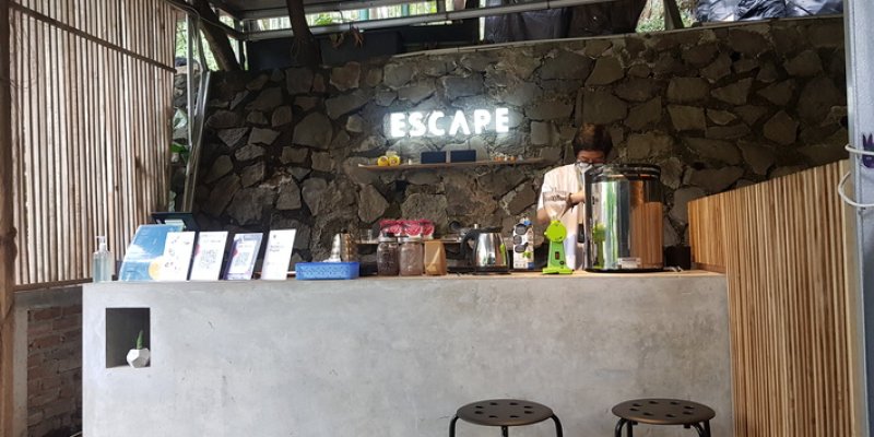 AES002 Escape