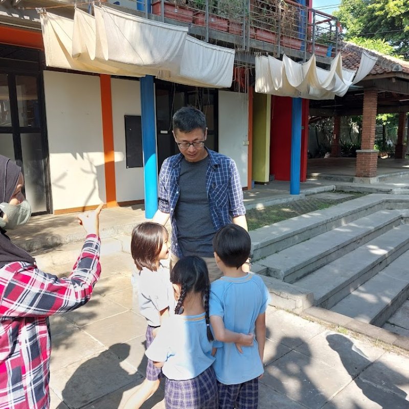AES544 Siapa Kakak Kelasku?