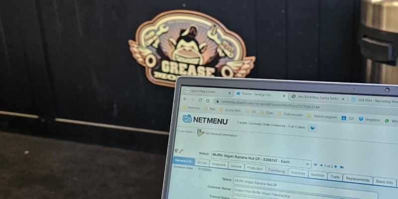 AES 785 Bekerja di Tukang Oli