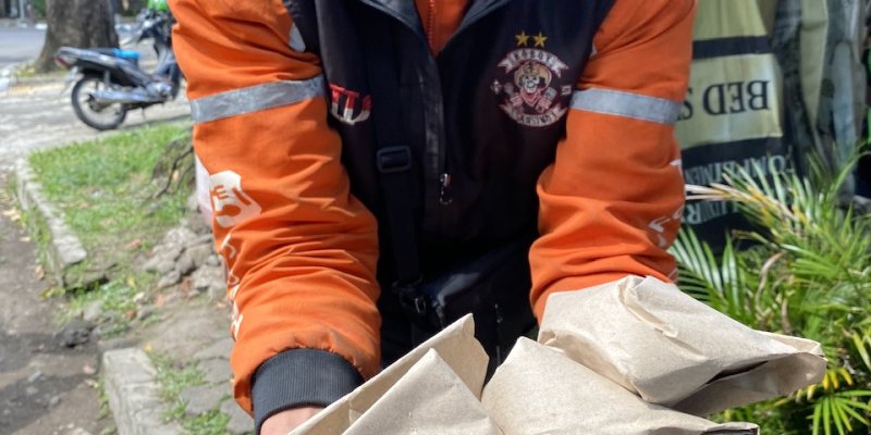 AES 4 : Nasi Bungkus Dua Ribu