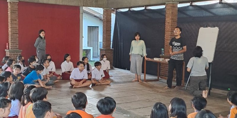 AES04 - Ruang diskusi tentang eksperimen nasi