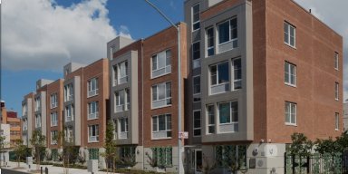 AES 1054 Mencari Apartment