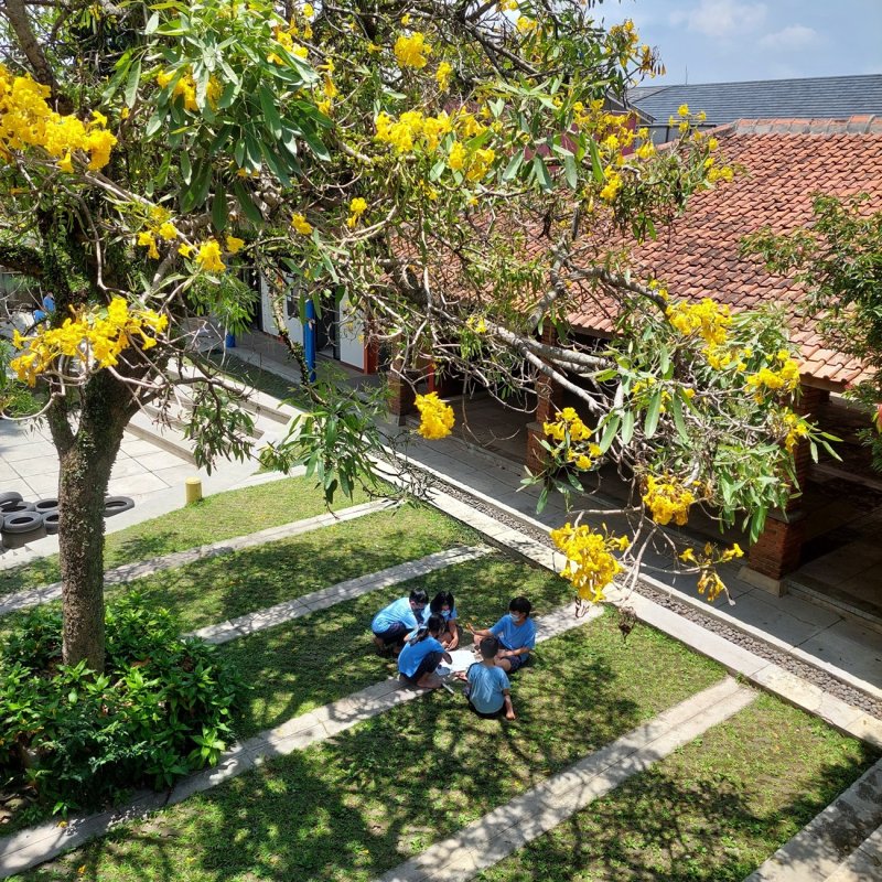AES85 Kehadiran Mereka Tempat Belajar Kita