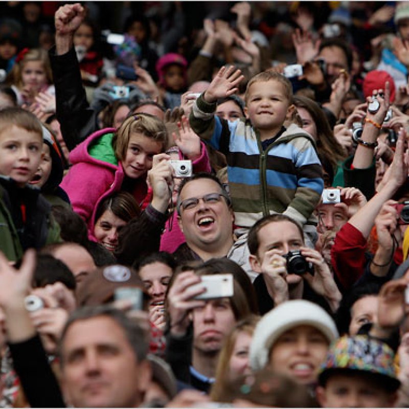 AES 1112 Wajah-Wajah