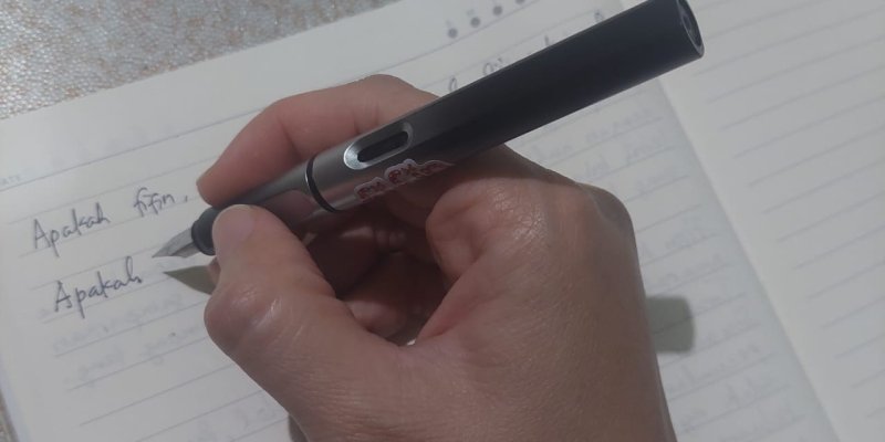 AES93 Menulis Surat dari Hati