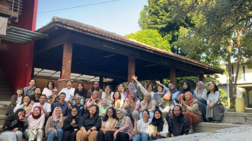AES03-Hutan yang Melekat