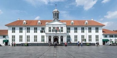 AES12 - Jalan-jalan di Jakarta 