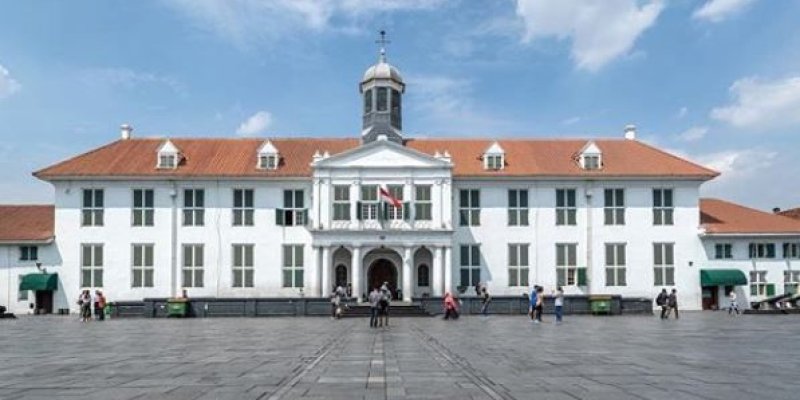 AES12 - Jalan-jalan di Jakarta 