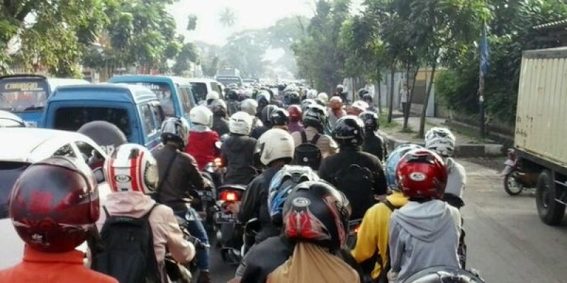 AES 1172 Beradaptasi