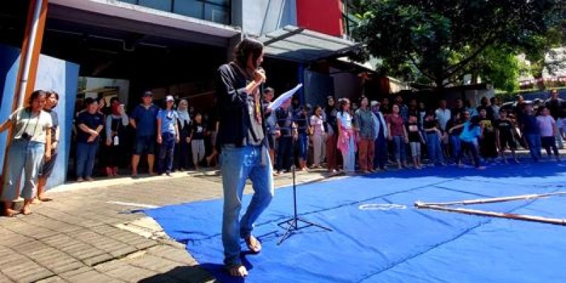 AES004 Perkara Makna: Dari Kalah Suit sampai Membacakan Puisi