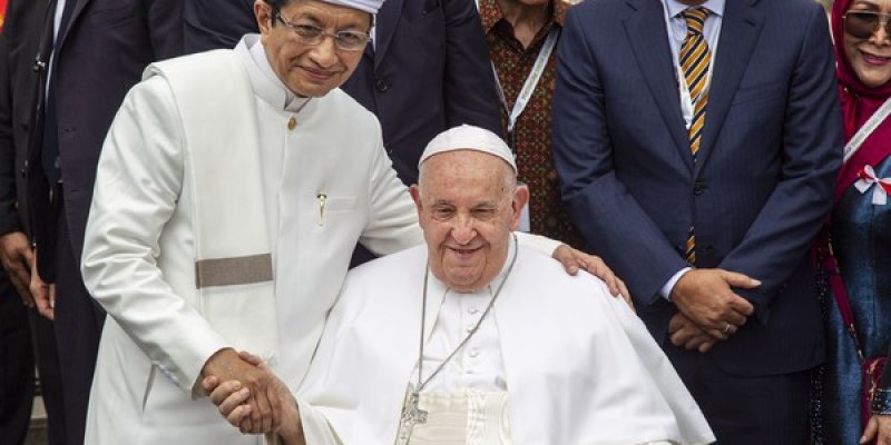 AES695 Viva Il Papa