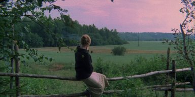 AES021 Ulasan film Mirror