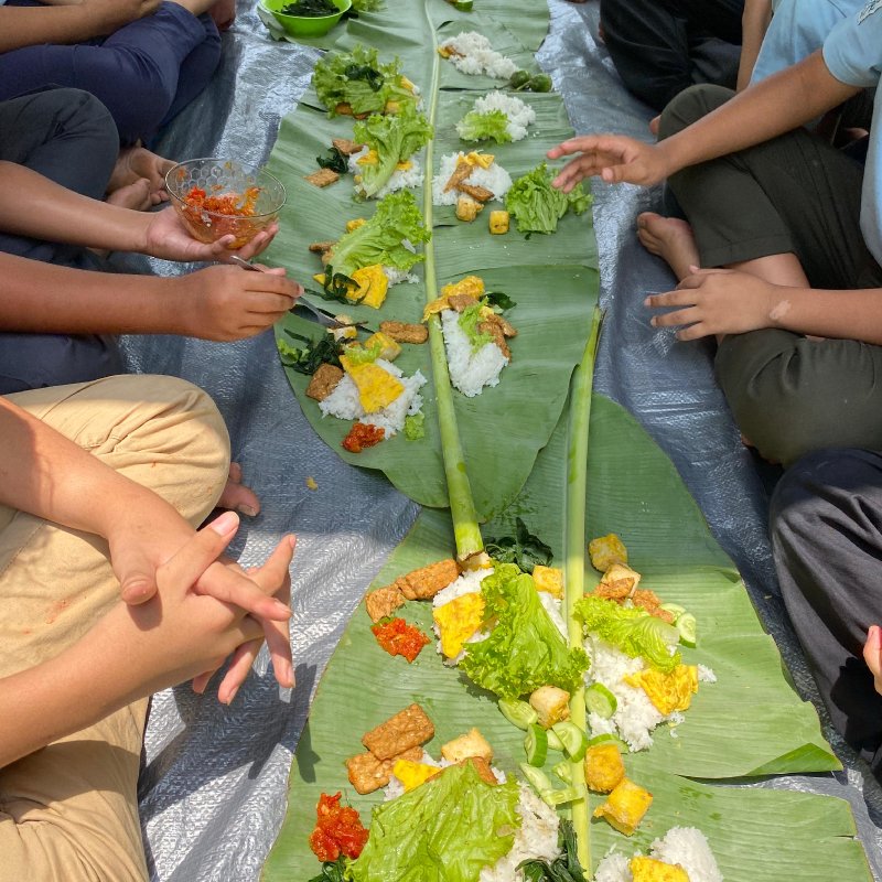 AES18 - Mampir ke rumah teman part 2