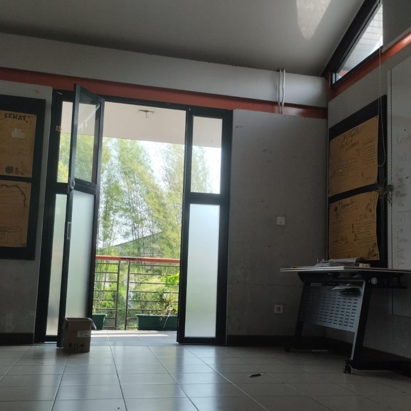 aes34 Ketimpa Meja SMP Bilek