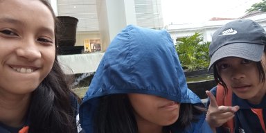 AES 02 Kisah Pada Hari Senin