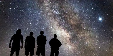 AES746 Berpendar di Langit Berbintang