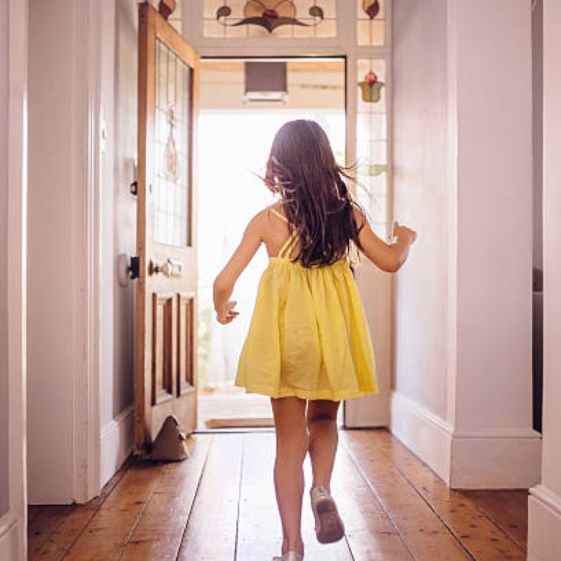 AES079 Melihat dari Belakang