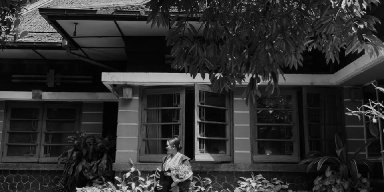 AES 001 - Gemuruh Ricuh Isi Kepalaku : Kehidupan Setelah Lulus Kuliah