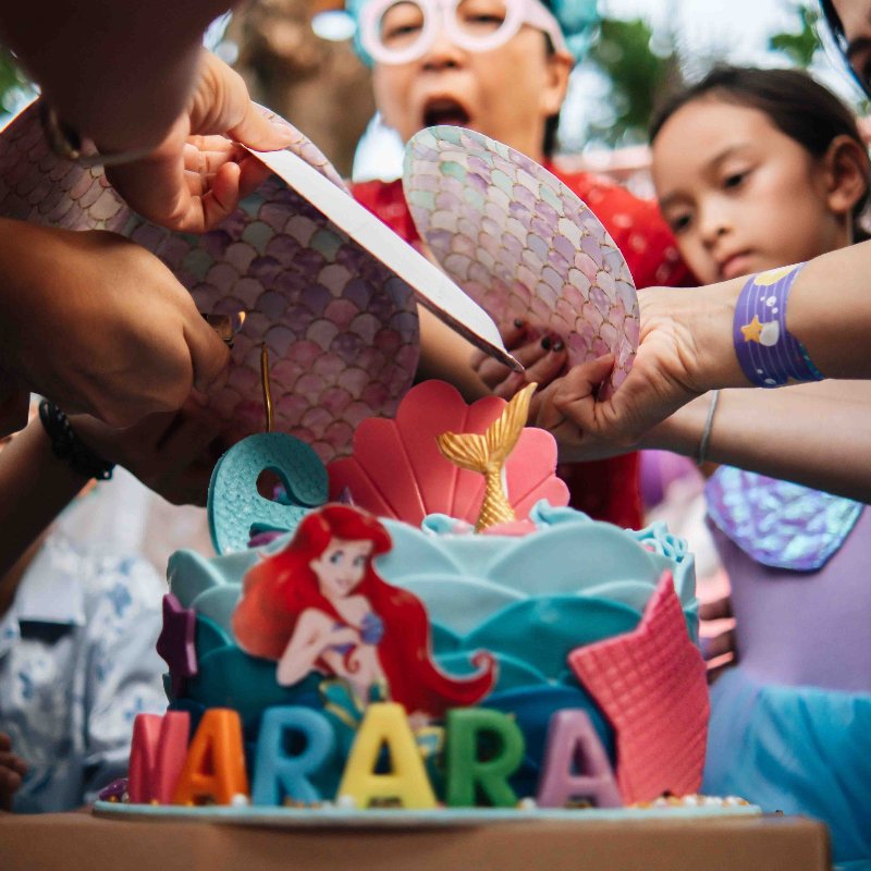 AES 005 - Menurutku, Tentang Lilin