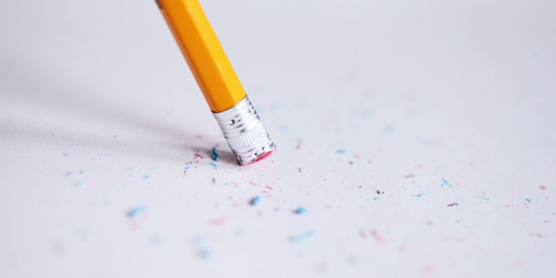 AES779 Apakah Semesta Bisa Membuat Kesalahan?