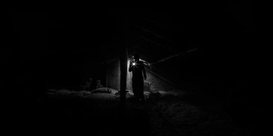 AES799 Dipaksa Hening