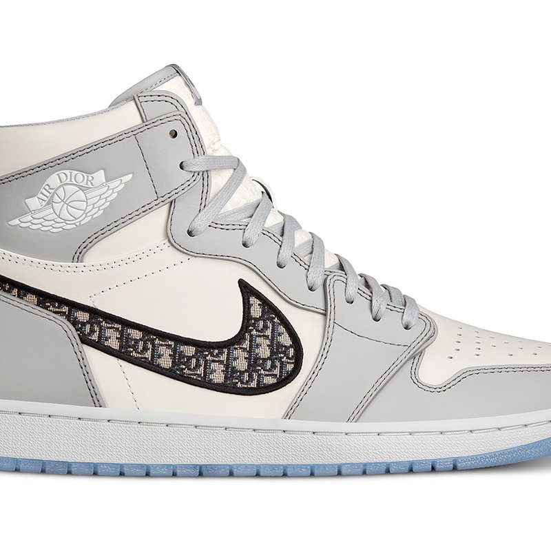 AES 11 Sepatu 200 Juta?!