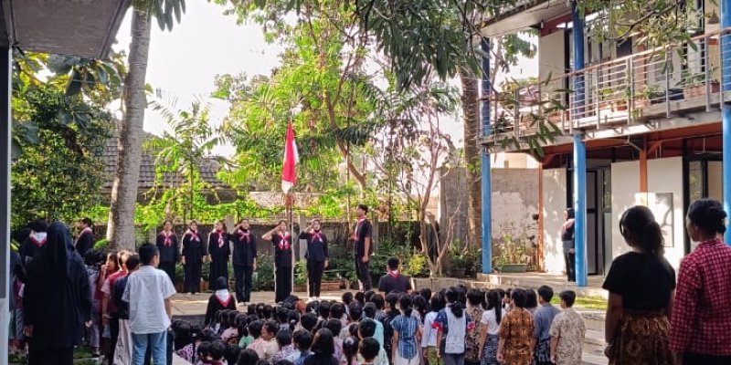 AES050 Menjadi Petugas Upacara