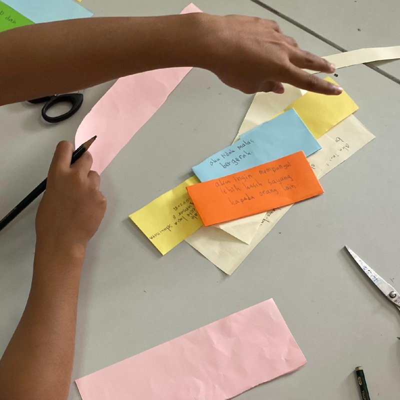 AES03 Beriringan dengan Makna