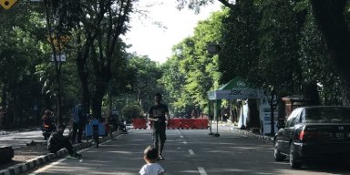 AES005 Sepotong Cerita di Bis Damri