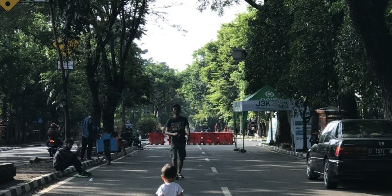 AES005 Sepotong Cerita di Bis Damri