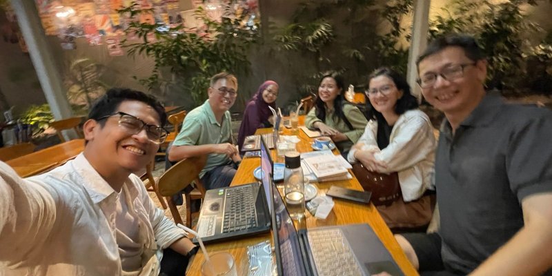 AES 052 God Works in a Mysterious Way: MGMP Guru Bahasa Inggris