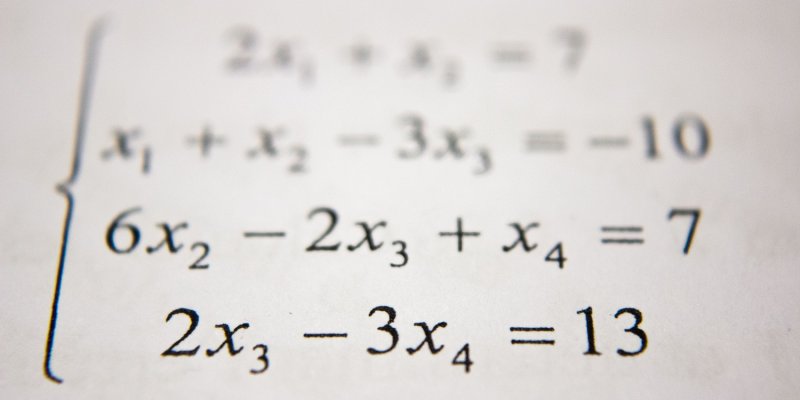 AES105 Antara Dongeng dan Matematika