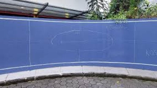 Melukis dinding biru dengan teman teman di Semi Palar.