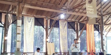 AES002 Mencari Pola Asuh Kembali Ke Akar