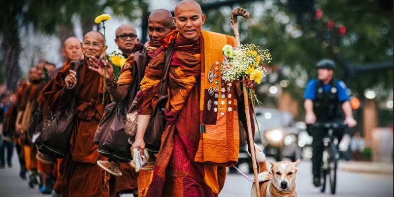 AES913 Perjalanan Damai para Bhiksu di Amerika