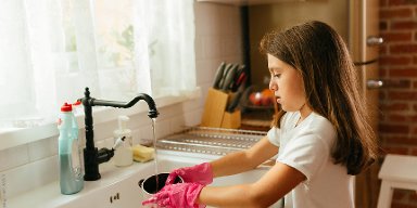 AES 23 Mencuci Gelas