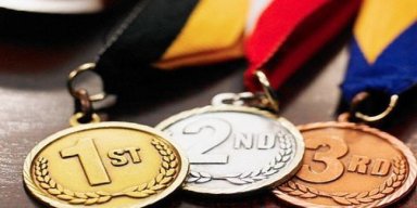 AES004 Ketika Prestasi Menjadi Validasi