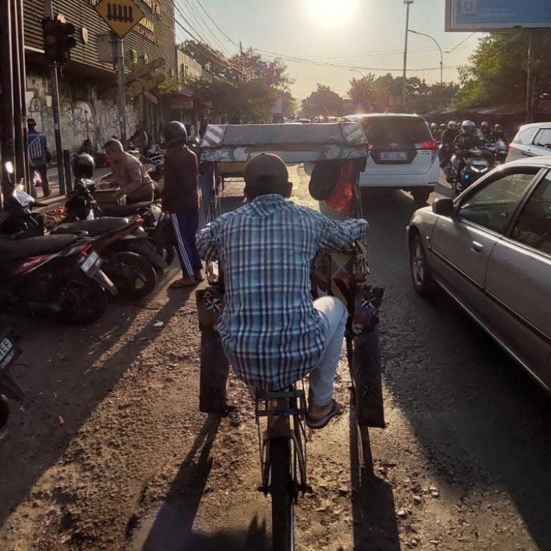 AES 102 Berbagi Jalan