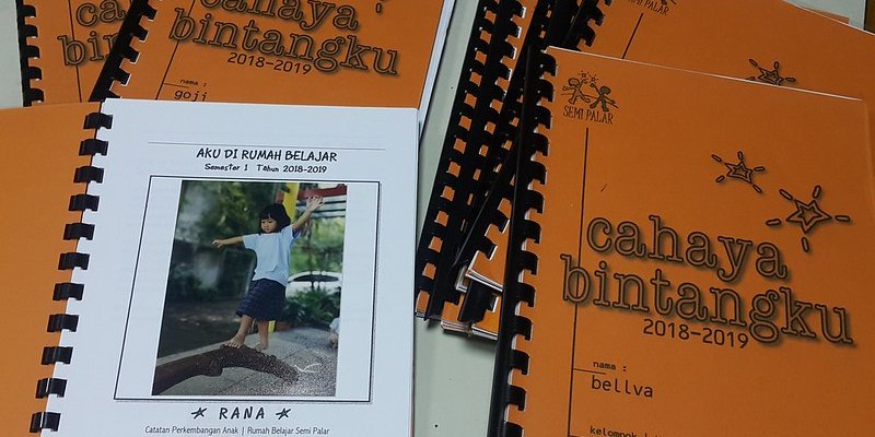 Pembagian Buku Cahaya Bintangku S1 TP-18
