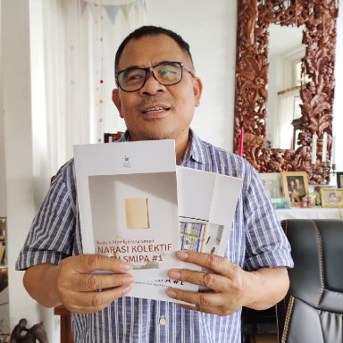 Mas Garin Nugroho dan Buku AES