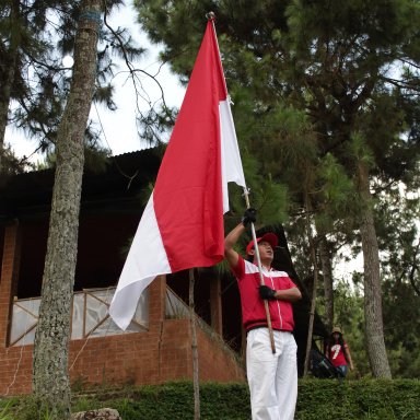 Sang Pengibar Bendera